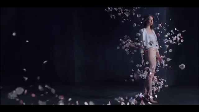 St John's pour Monceau Fleurs - fleuriste, «Flower Twister» - février 2015