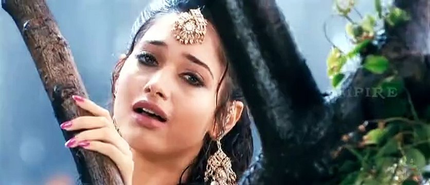 Tamanna Hot Navel Showing Scene From Badrinath Malayalam Movie