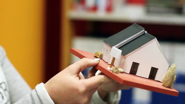 eLles vous en Parlent : clip du lycée Martin Nadaud, lauréat 2014 du prix liberté, égalité, mixité, dans les choix d'orientation