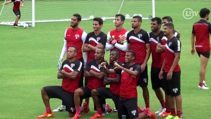 Para calar os críticos! Maicon vai bem em treino e seu time vence rachão