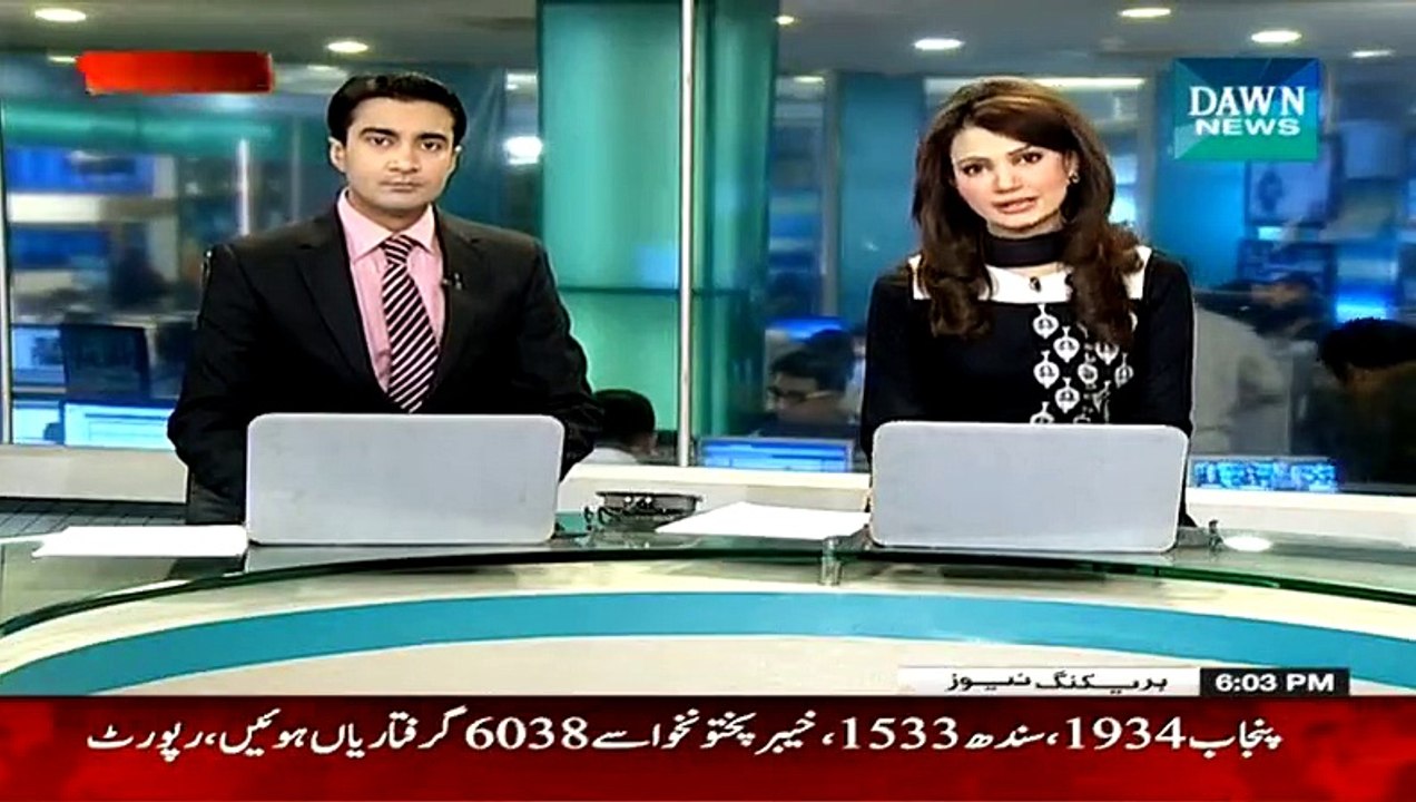 PTI Convention Mein Karkun Buri Tarha Khane Par Toot Pare