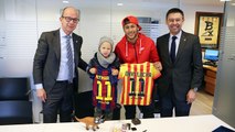 Neymar Jr y su hijo se hacen socios del FC Barcelona