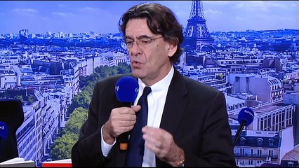 Luc Ferry: "beaucoup de jeunes veulent s'engager"