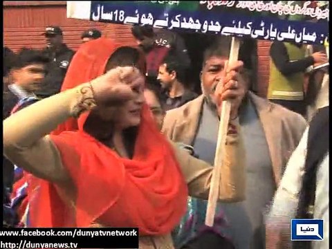Dunya News - PML-N lady mistakenly chants 'Go Nawaz Go'