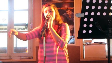 Lola Reva chante "et maintenant" 07 07 2015