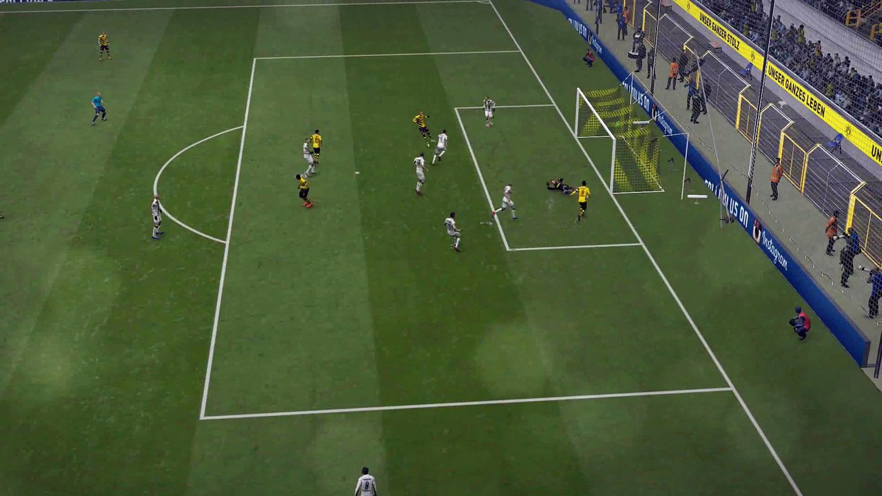 Com certeza você já perdeu um gol tão ridículo como esse no videogame!
