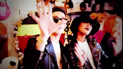 Cobra Starship - Never Been In Love ft. Icona Pop