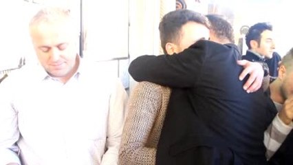 Babasına Son Görevini Yerine Getirdi