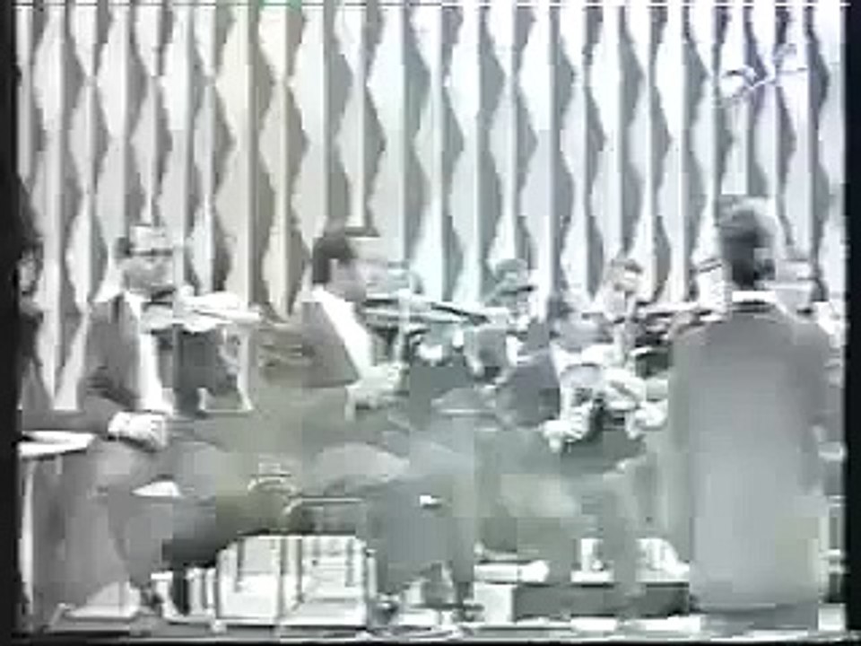 سميرة سعيد تغنى وهى طفلة