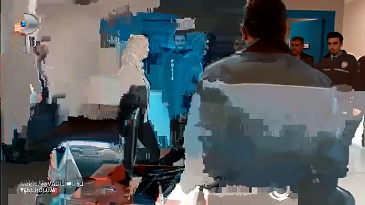 مقطع رائع من مسلسل وادي الذئاب الجزء 9 الحلقة 30
