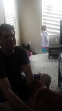 This little girl hates FROZEN and Snowmen!