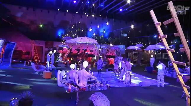 Cezar 'abre o jogo' com Tamires - Festa surreal 07/02