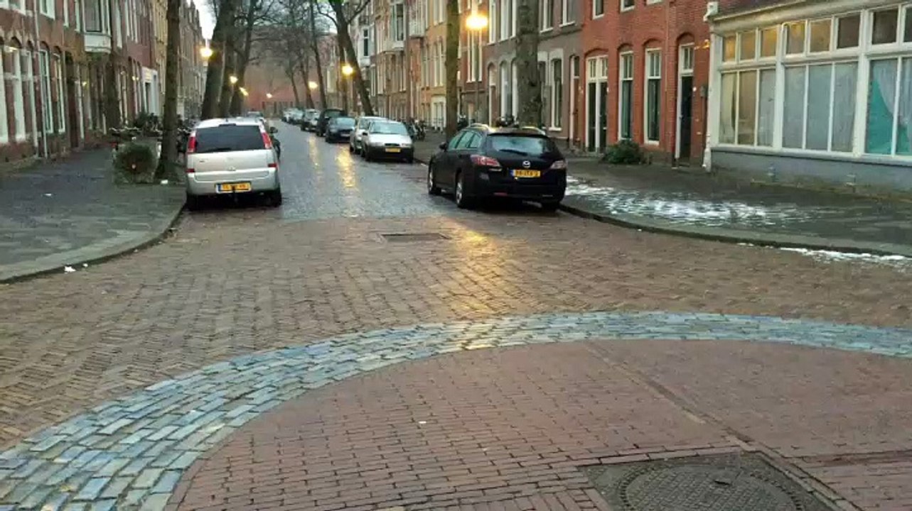 Ook in de straten van Groningen is het spekglad - RTV Noord