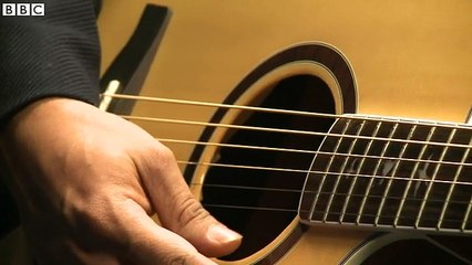 Pakistani star Ali Zafar sings for unity after Peshawar attack_