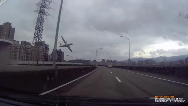 TransAsia Plane Crash - terrible ! Крушение самолета TransAsia