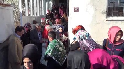 Düğün Salonuna Yarış Atlarıyla Gittiler