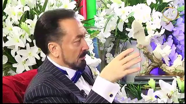 Koalisyon güçleri Kobani’yi bombalayarak şehri yok etti, YPG şu an harabelerde yaşıyor.