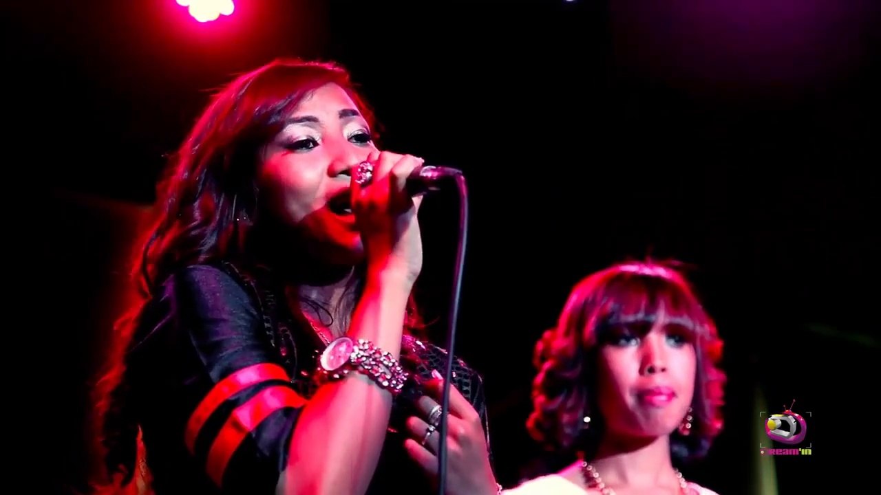 ISA ROA TELO  -  Nofintsika roa  (gasy - malagasy)