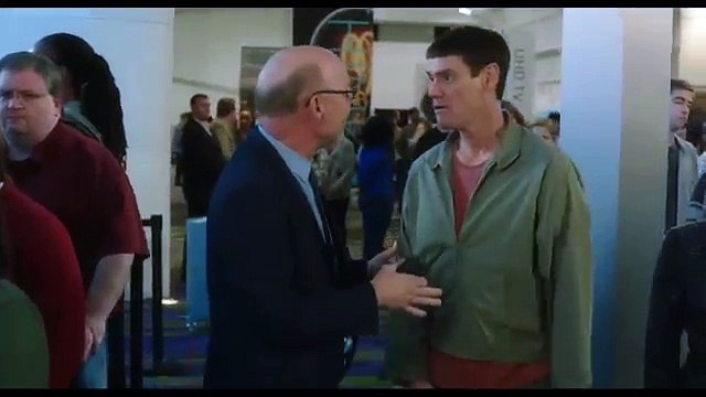 Dumb And Dumber To - Lloyd is questioned about Harry on the way into the conference