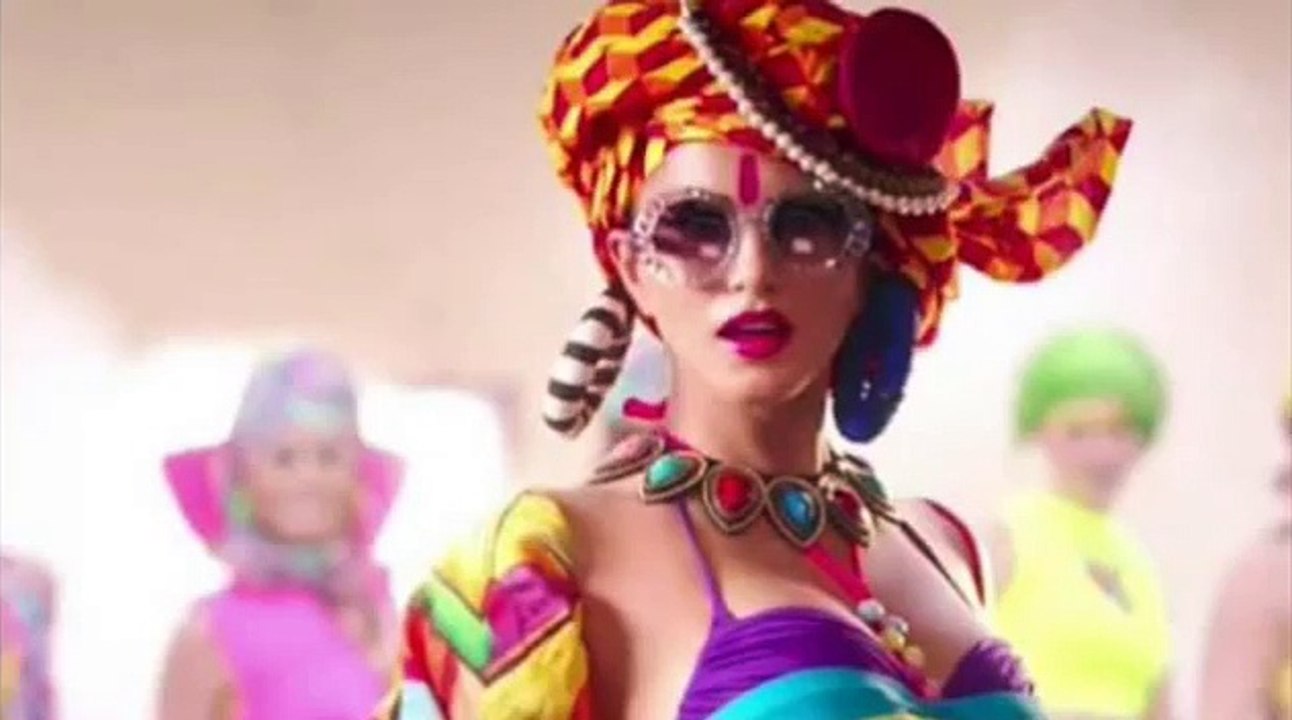 Meri Desi Look Full Song - Ek Paheli Leela - 2015 - Desi Dhamaal
