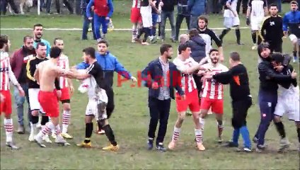 Pamukova  da amatör kümede futbolcu terörü