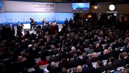 US Vice President Joe Biden says Russian President Vladimir Putin has " simple stark choice".