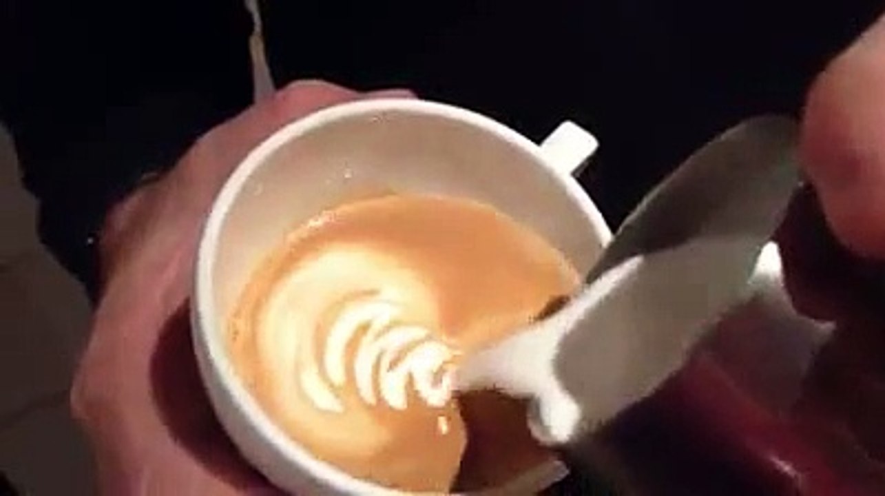 latte art kuğu çalışması