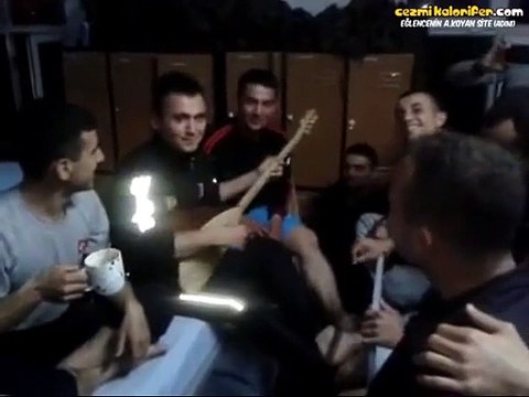 Yeke Yeke'li Asker Koğuşu Eğlencesi (Sürpriz Sonlu)