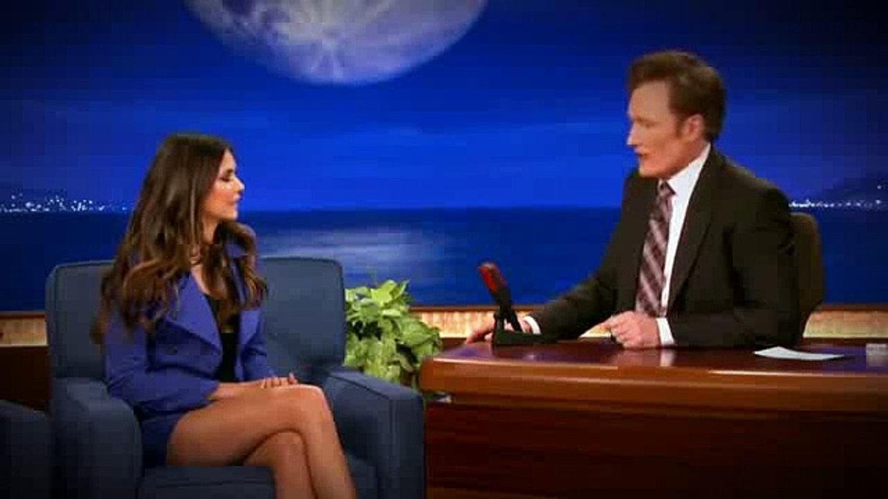 Yoga Workout: Abs Like Nina Dobrev