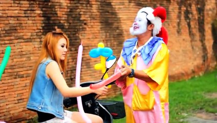 เธอเป็นตัวอะไร - หนุ่ม ธนากร [OFFICIAL MV]-New Thai song 2015