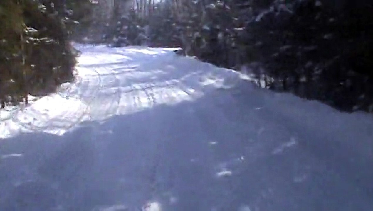 Randonnée motoneige 07.02.2015 vidéo 08 Passage dans les bois.