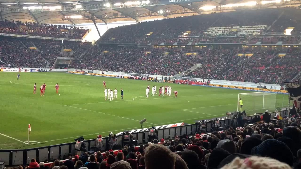 Le coup franc somptueux de David Alaba vu des tribunes