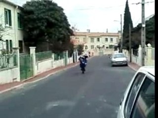 Roue arriere en scooter paillade 34