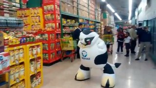Crazy Inflatable Dancing Cow in Mexico department store
