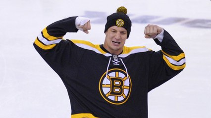Gronk spikes puck at Bruins game