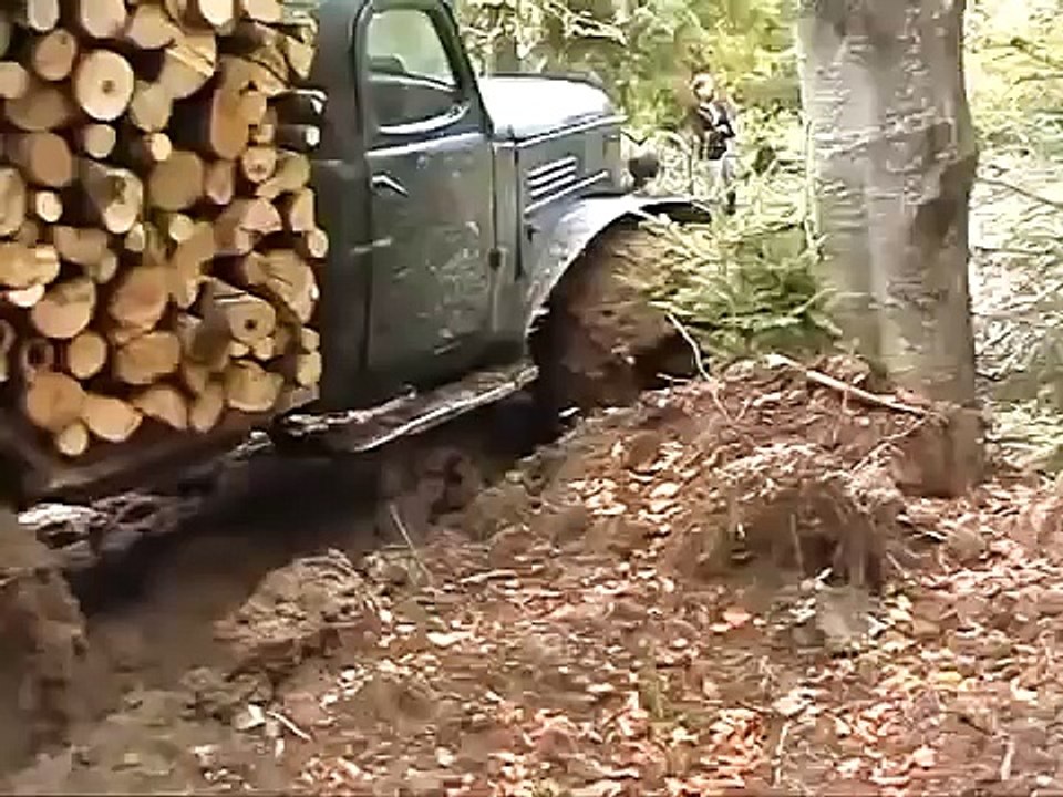 No roads ! But they drive and work ! - Нет дорог, но есть УРАЛ !