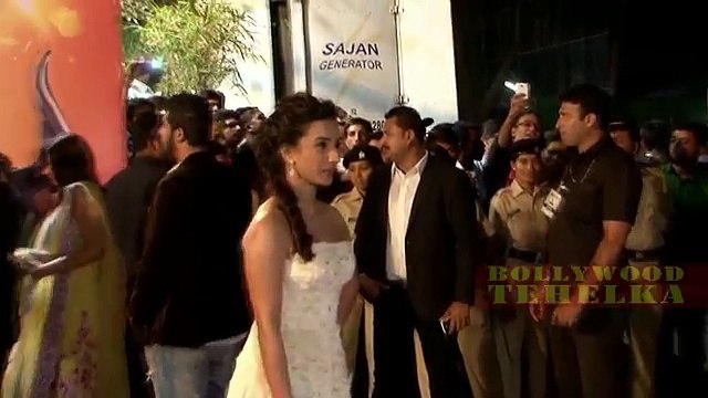 bollywood bebs Cleavage Expose at 60th Britannia Filmfare Awards 2015 Red Carpet!