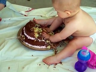 First Birthday Cake - Funny Baby (Low)