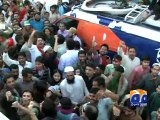 PTI workers attack Geo News van, Reporters,Abuse Anchorperson-Geo Reports-12 Dec 2014