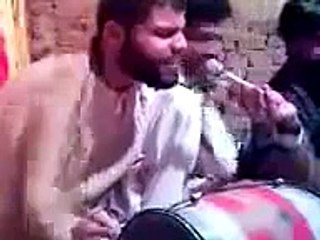 Blind Man Enjoys Alka Yagnik Songs (2015) 🎶