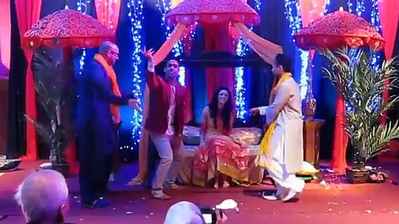 Best Mendhi Dance Ever! Yasir and Amina -Bride side dance part2