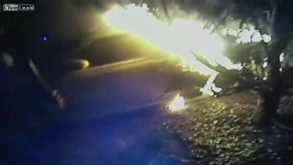 Polis, Alev Alev Yanan Araçtan Sürücüyü Son Anda Kurtardı