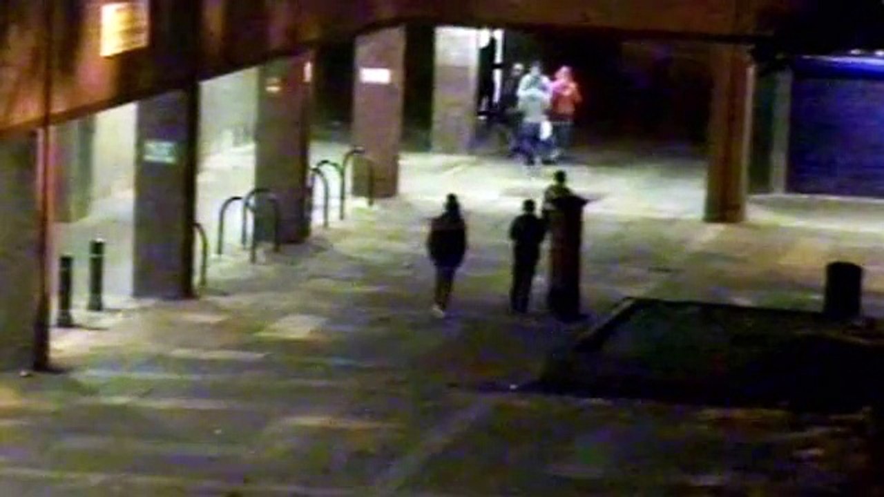 Caught Red Handed (UK) S01E03