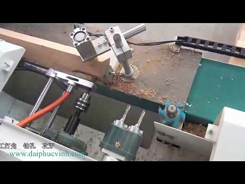Máy CNC  định hình cấy ốc chân ghế