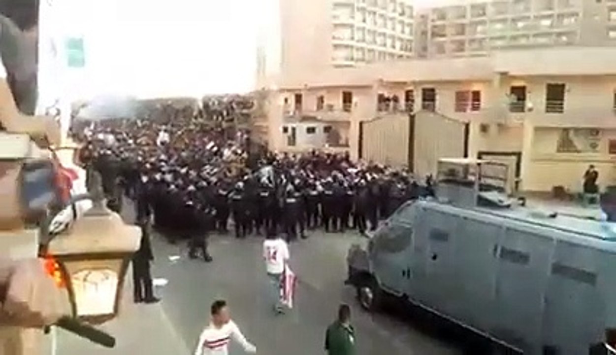 Egypte: Une quarantaine de morts après des affrontements entre supporters du Zamalek et la police
