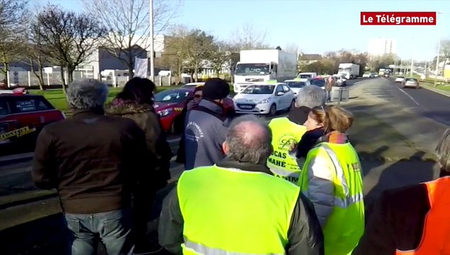 Lorient. Une centaine d'auto-écoles perturbe les accès à l'agglomération