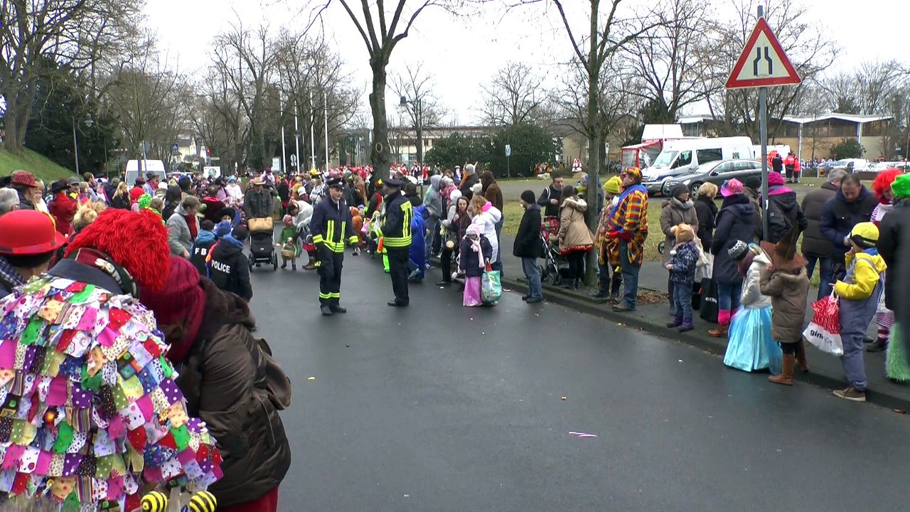 Kinder Karnevals Umzug Alfter 2015 Teil 1/2
