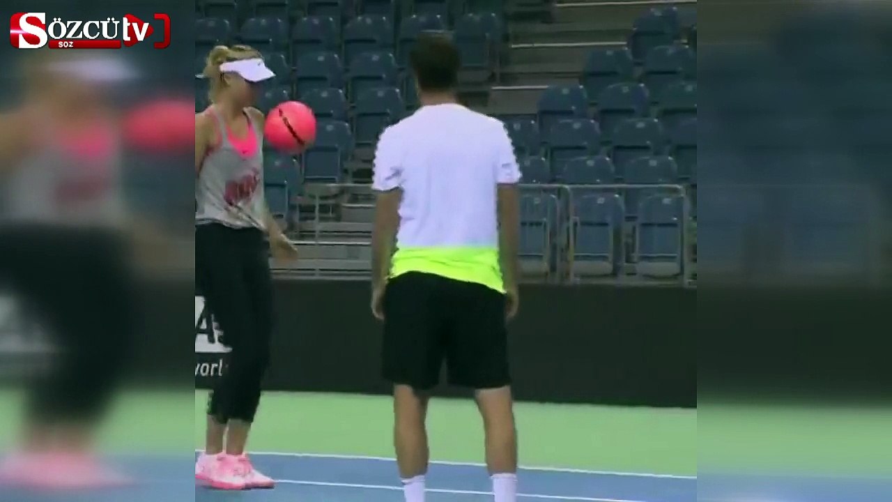 Sharapova'dan futbol şov