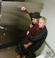 Justin Bieber ve Ellen'i Tuvalette Basan İnsanların Tepkileri
