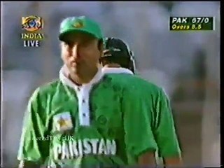 Young Shahid Afridi Smoking SIXES Vs Chaminda Vaas -